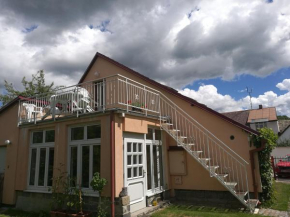 Отель Apartman v zahrade  Нова Вцельнице